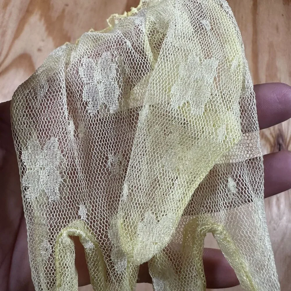 Pastel Yellow Lace Ruffled Wrist Gloves